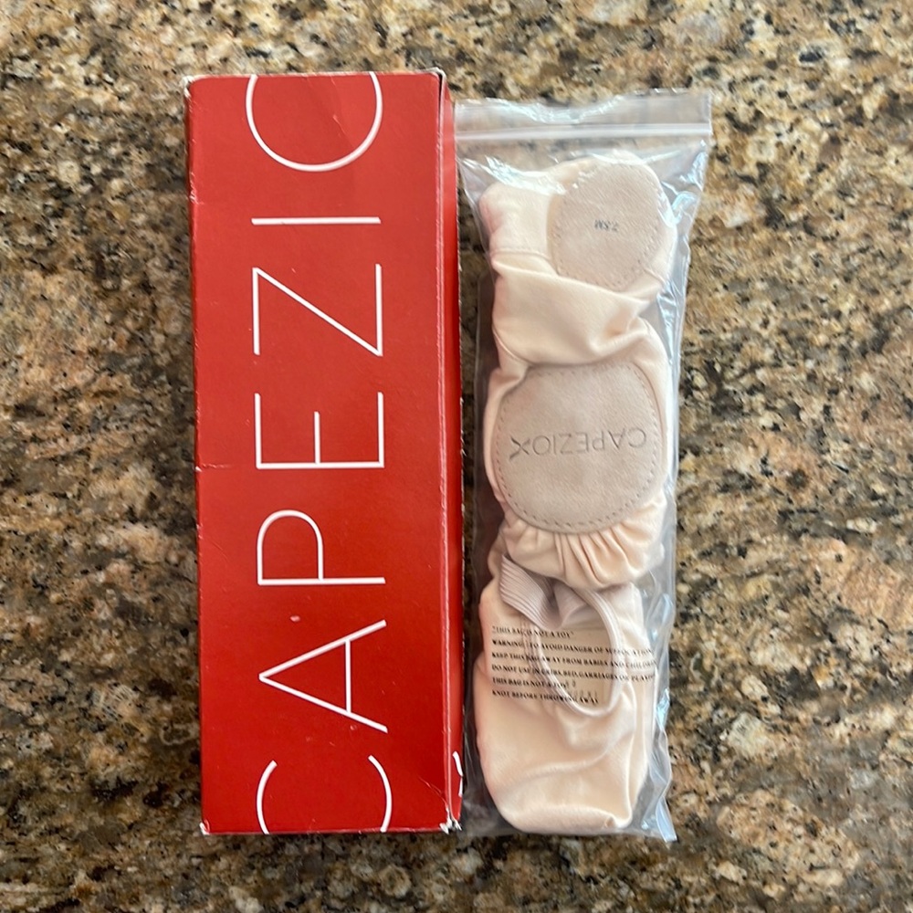 Capezio Hanami ballet shoes size 7.5M